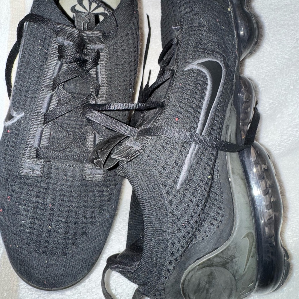 Nike Mens vapormax size 10.5 black on black